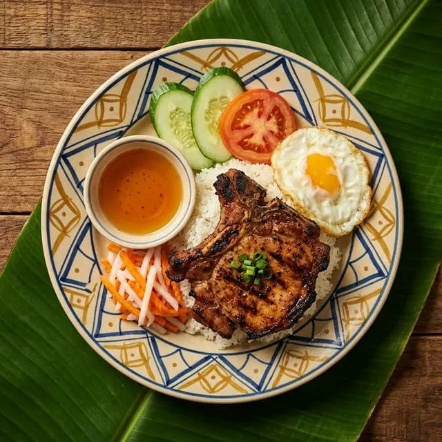 Cơm sườn cốt lết