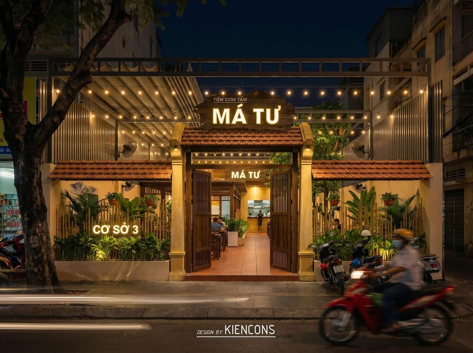 Mặt tiền chi nhánh Bà Rịa của Cơm tấm Má Tư vào buổi tối